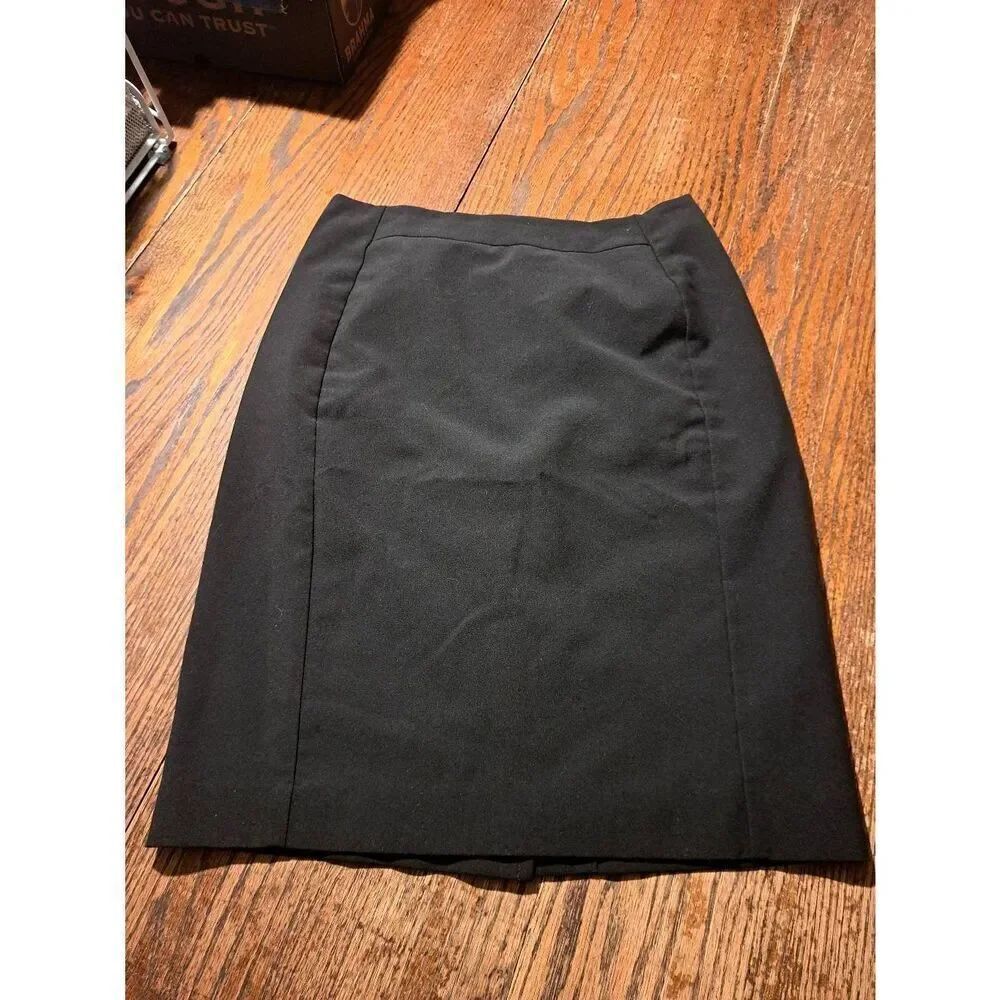 Women’s 4P Worthington Petite Black Straight Skirt Rear Split Classic Workwear